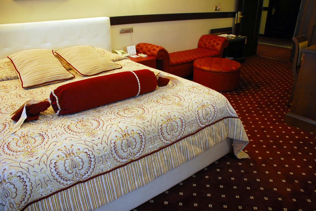 Adana Erten Hotel Eksteriør billede